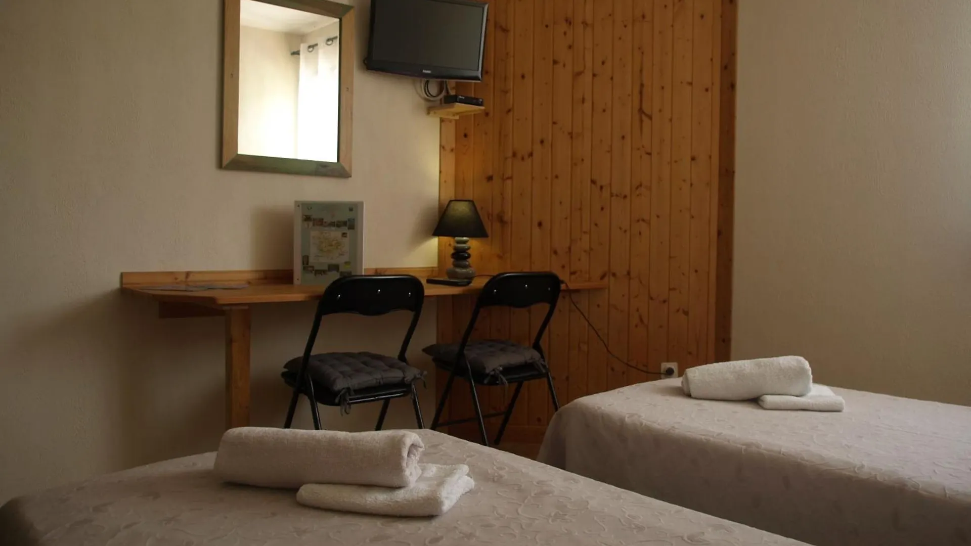 Hotel Complexe Les 4 Saisons Oust Camping