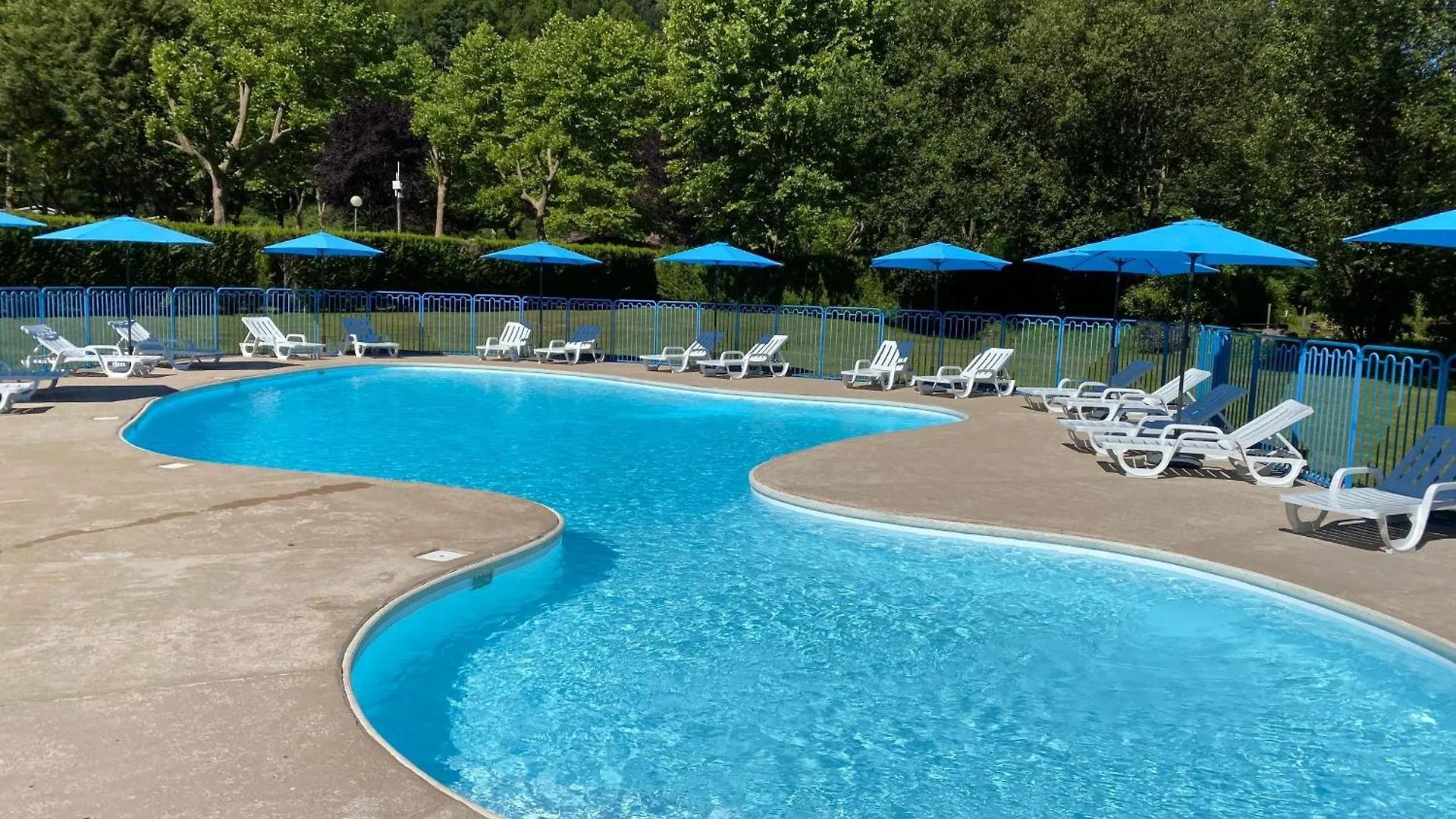 Hotel Complexe Les 4 Saisons Oust Camping