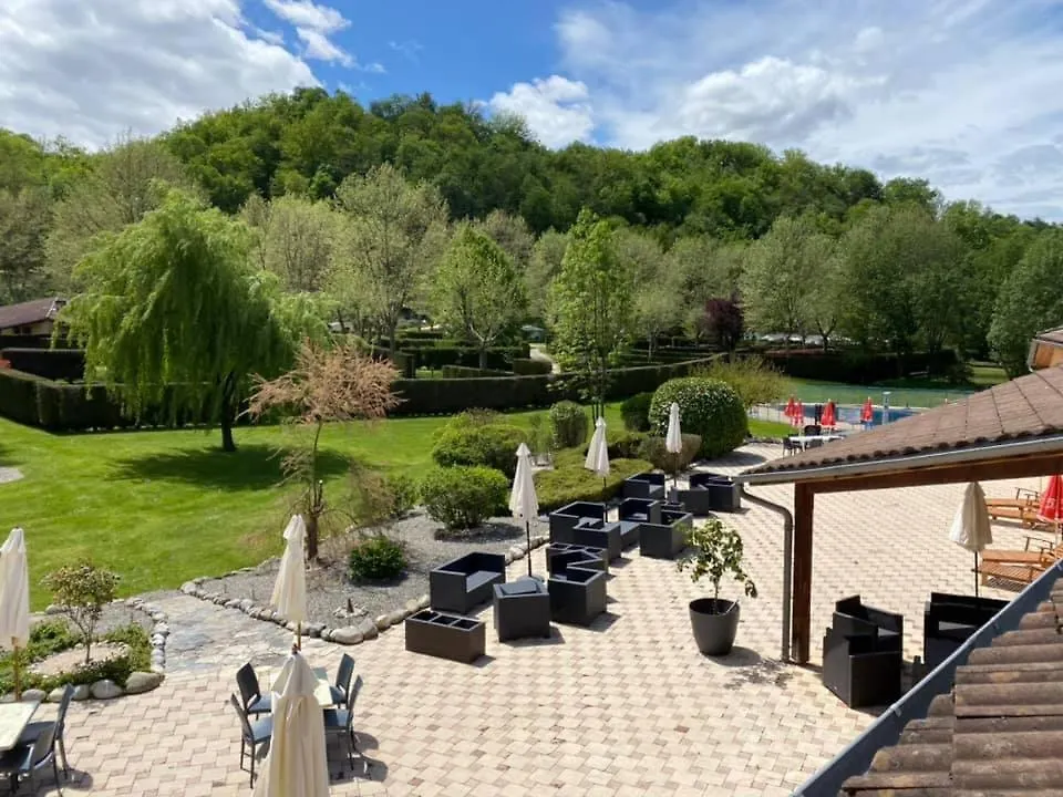 Complexe Les 4 Saisons Hotel Oust Campsite